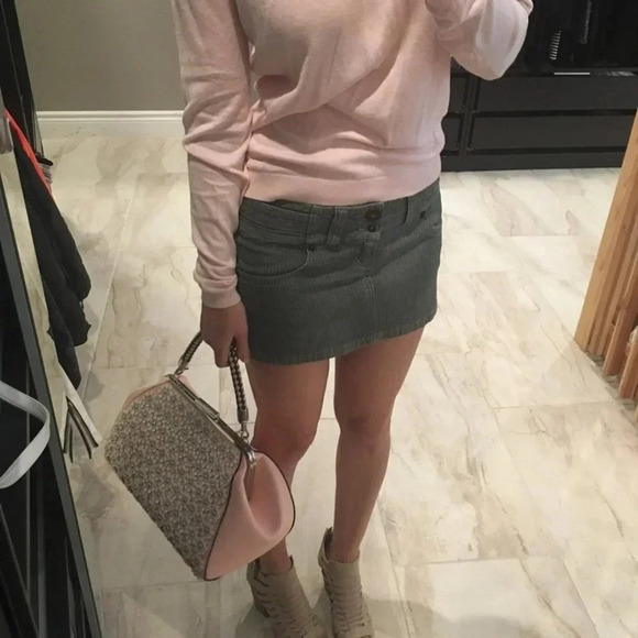 Outfit-Robert Rodriguez pink sweater - Picture 8 of 10